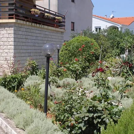 With A Parking Space Sali, Dugi Otok - 872 * 살리